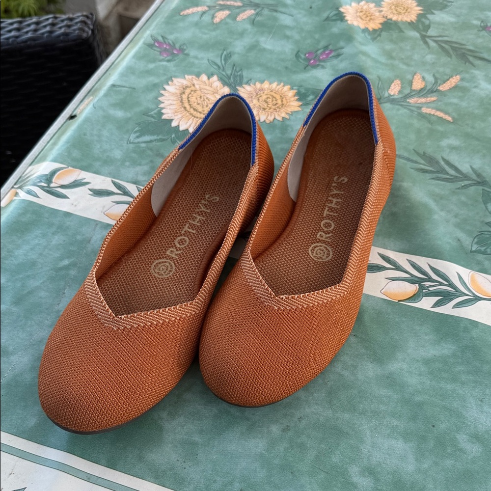 Pumpkin Rothy’s Flats - Machine Washable and made out of plastic bottles